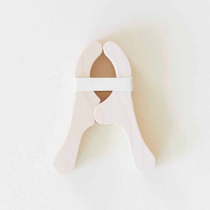 SS-1204 Sarah's Silks Wooden Playclip