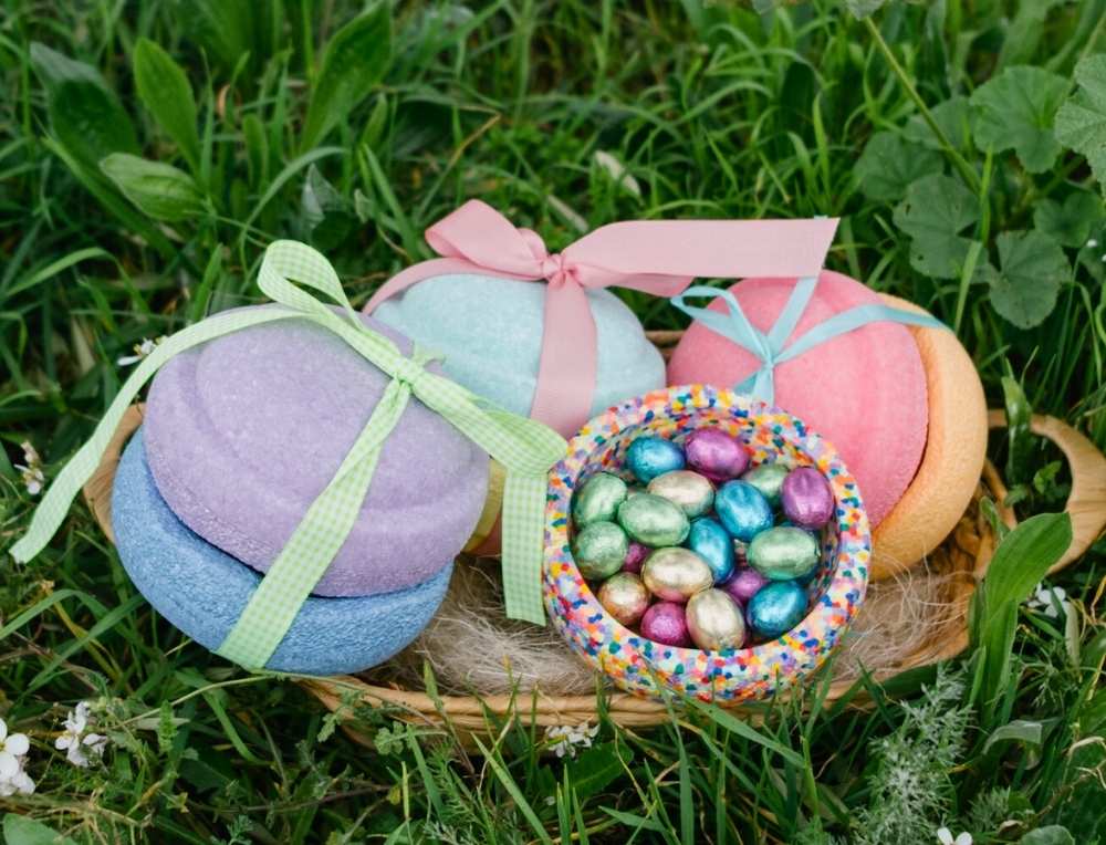 Stapelstein Easter nests filled with treats