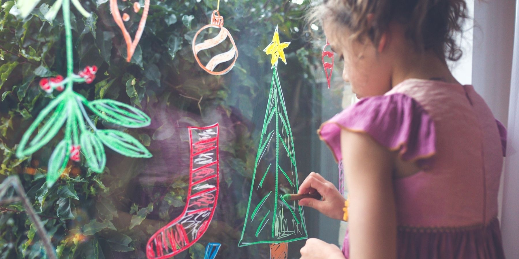 Christmas mural window art with Kitpas crayons