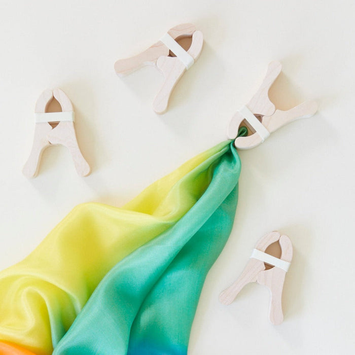 SS-1204 Sarah's Silks Wooden Playclip