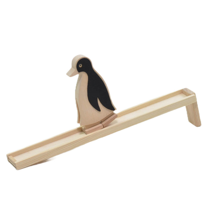 72052105 Grunspecht Walking Penguin with Track